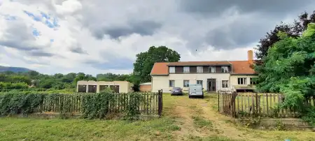 Eladó családi ház, Szob 6+4 szoba 220 m² 75 M Ft