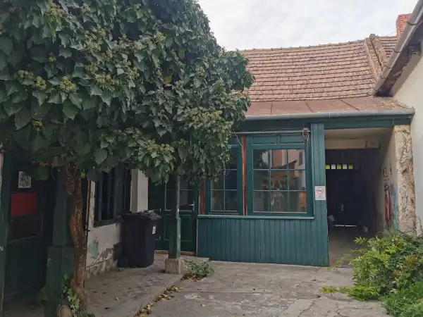 Eladó családi ház, Vác 3 szoba 150 m² 74.9 M Ft