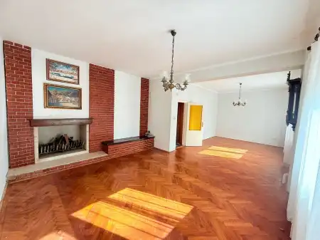 Eladó ikerház, Vác 6 szoba 205 m² 126.5 M Ft Eladó ikerház, Vác 6 szoba 205 m² 126.5 M Ft