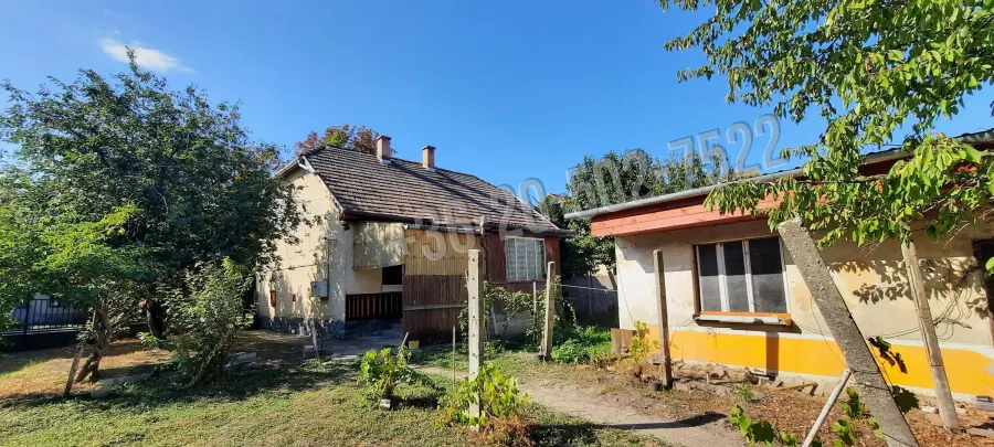 eladó családi ház, Szob