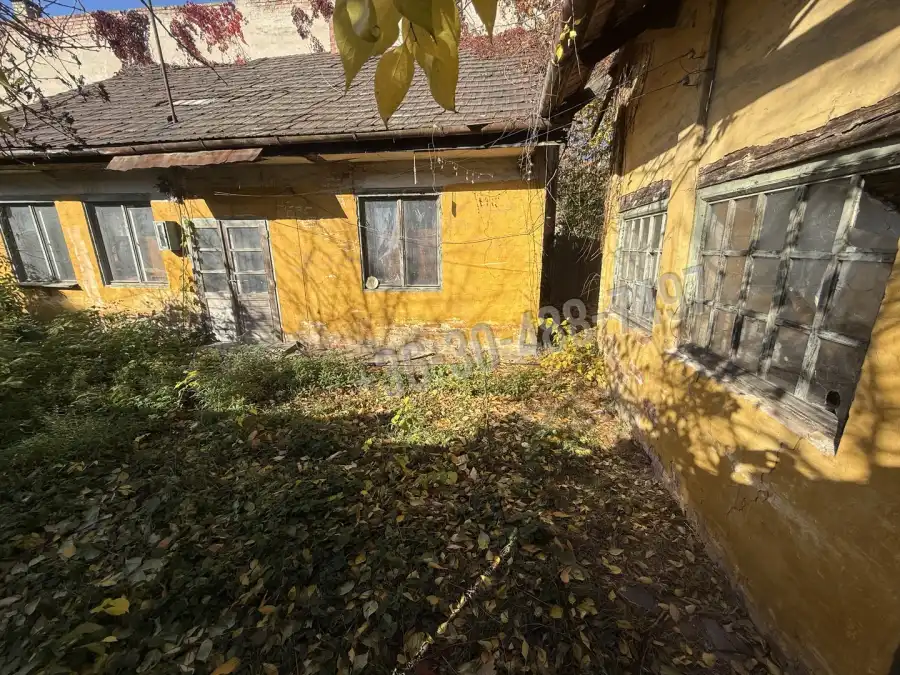 eladó téglalakás, Vác