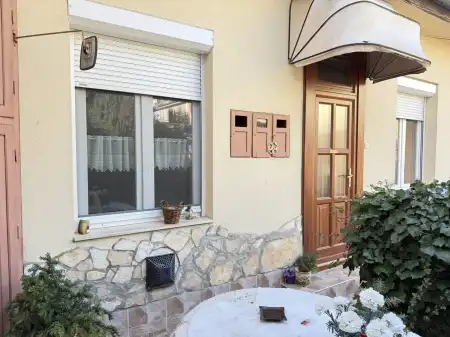 Eladó téglalakás, Vác 3 szoba 70 m² 76 M Ft