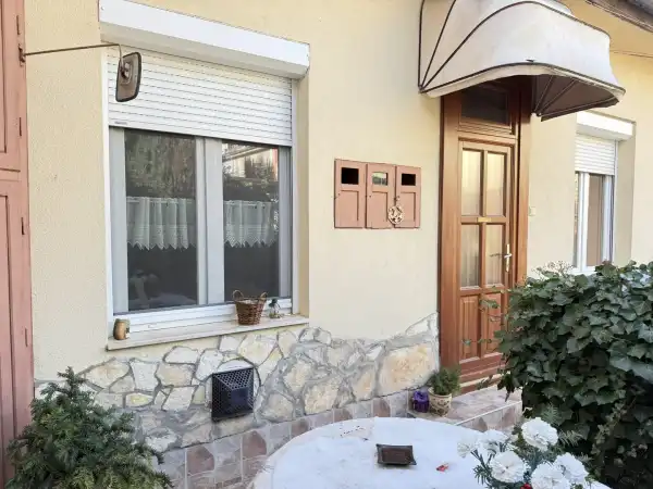 Eladó téglalakás, Vác 3 szoba 70 m² 76 M Ft